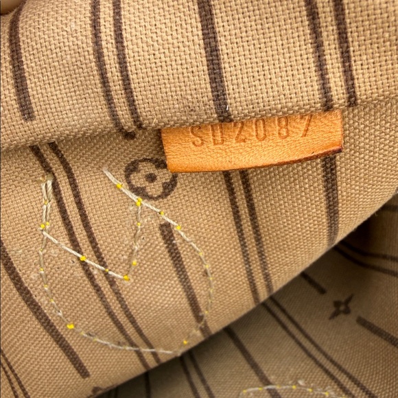 Louis Vuitton Neverfull GM  Bag - Picture 9 of 11